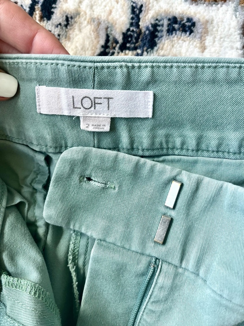 LOFT Shorts Light Green The Riviera Short Chino Pockets Women’s Size 2 - Picture 2 of 8